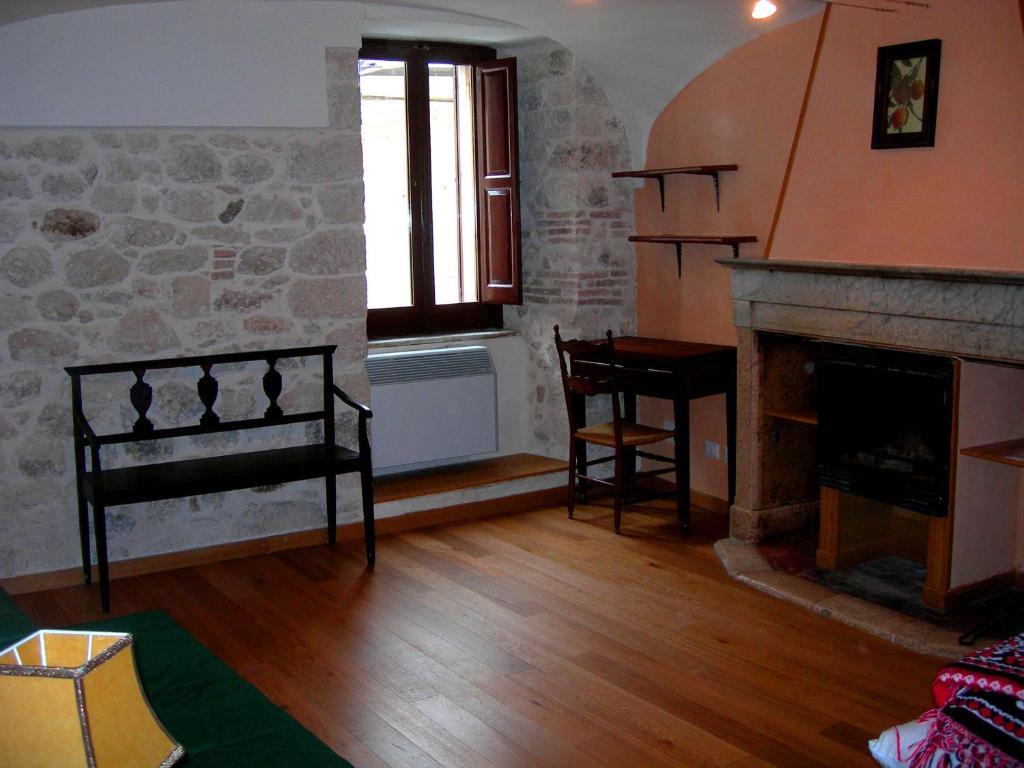 Bed And Breakfast Via Della Piazza Pescasseroli Bilik gambar